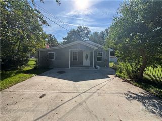 12 Poplar Street, Bloomingdale, GA 31302