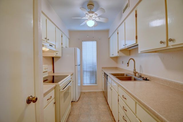 1601 Pennsylvania Street NE L-7, Albuquerque, NM 87110