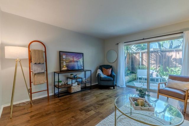 1039 Oddstad Boulevard, Pacifica, CA 94044