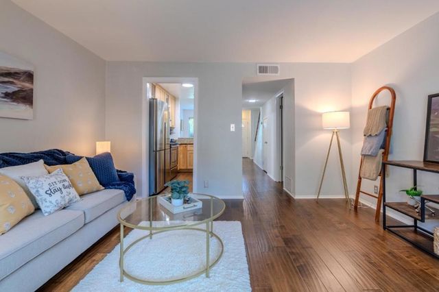 1039 Oddstad Boulevard, Pacifica, CA 94044