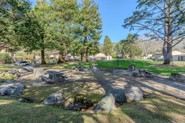 1039 Oddstad Boulevard, Pacifica, CA 94044