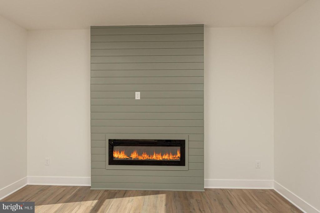 Image 10 of property listing at 3111 SAINT LUKES LN, Baltimore, MD 21207