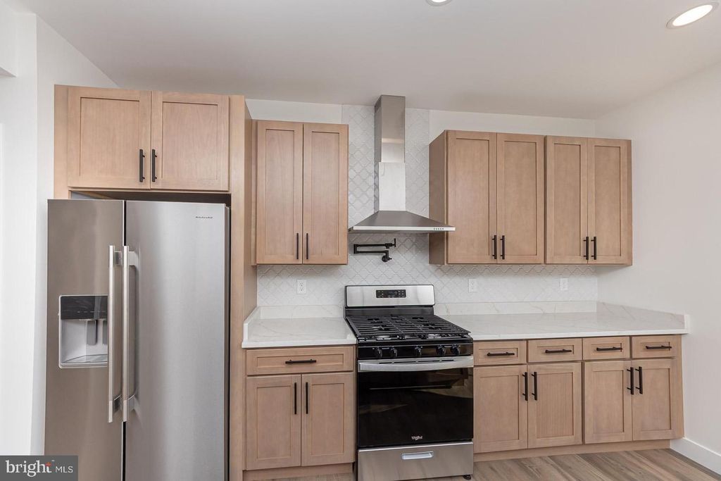 Image 5 of property listing at 3111 SAINT LUKES LN, Baltimore, MD 21207