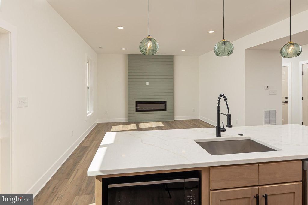 Image 8 of property listing at 3111 SAINT LUKES LN, Baltimore, MD 21207