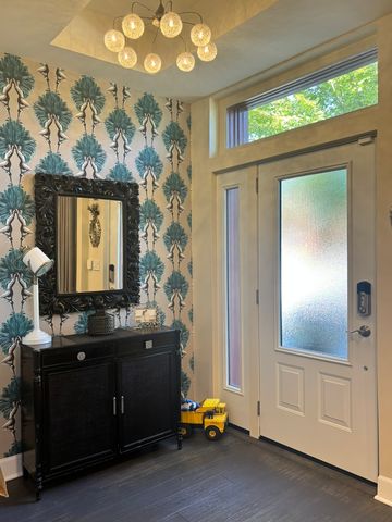 2643 W Maypole Avenue, Chicago, IL 60612