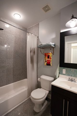 2643 W Maypole Avenue, Chicago, IL 60612