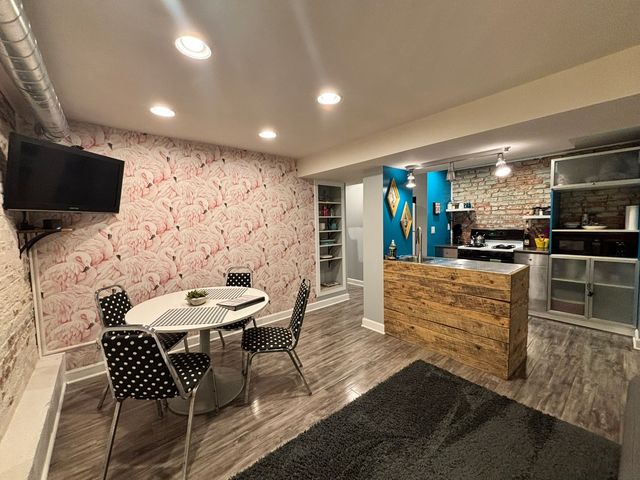 2643 W Maypole Avenue, Chicago, IL 60612