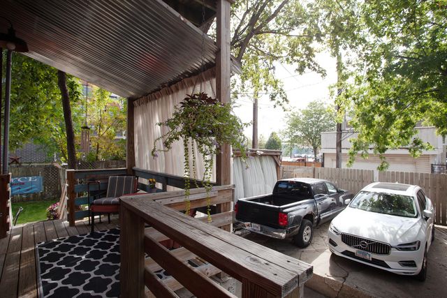 2643 W Maypole Avenue, Chicago, IL 60612