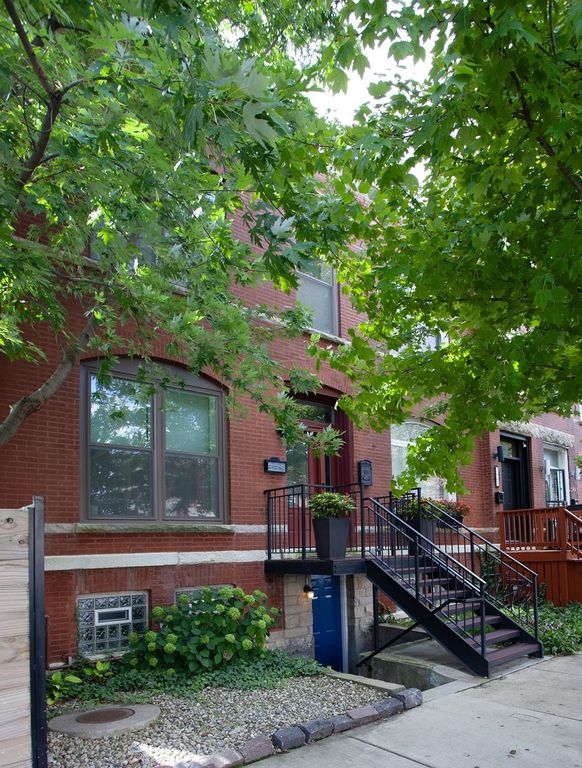 2643 W Maypole Avenue, Chicago, IL 60612