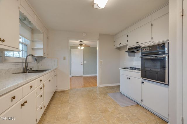 817 Mimosa Drive, Kingsport, TN 37660