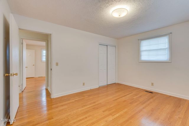 817 Mimosa Drive, Kingsport, TN 37660