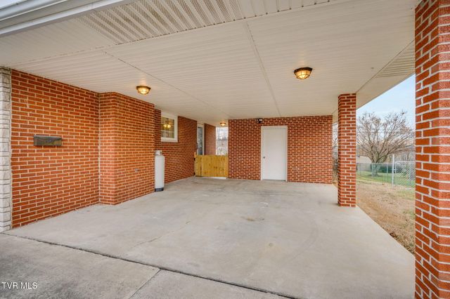 817 Mimosa Drive, Kingsport, TN 37660