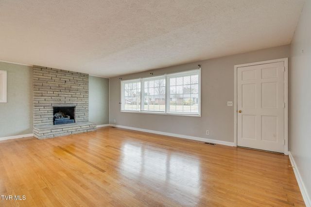 817 Mimosa Drive, Kingsport, TN 37660