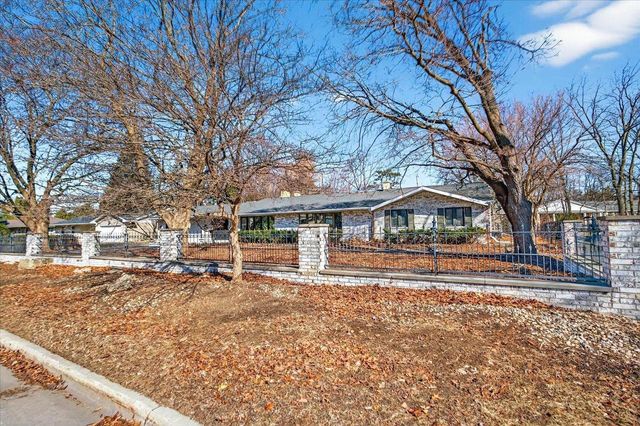 2901 Grandview Boulevard, Madison, WI 53713