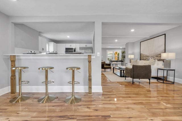 132 Oak Street, Tallahassee, FL 32301