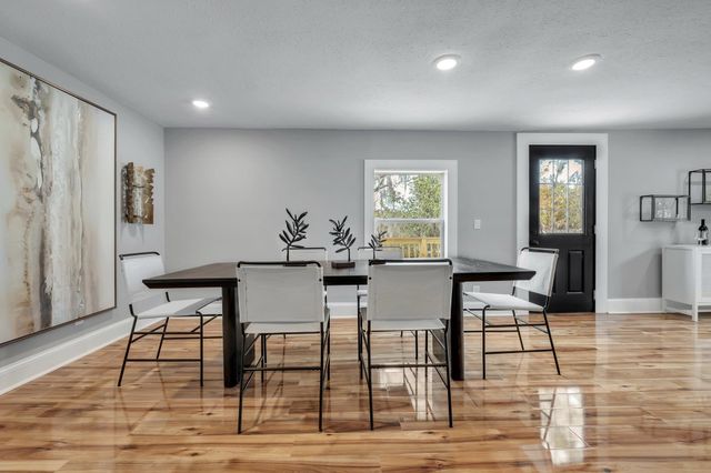 132 Oak Street, Tallahassee, FL 32301