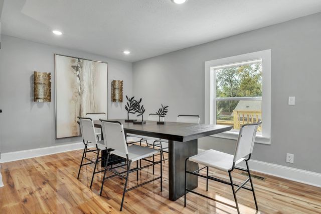 132 Oak Street, Tallahassee, FL 32301