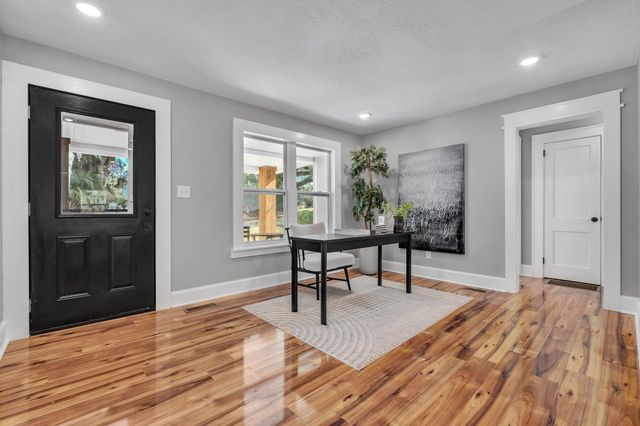 132 Oak Street, Tallahassee, FL 32301