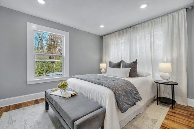 132 Oak Street, Tallahassee, FL 32301