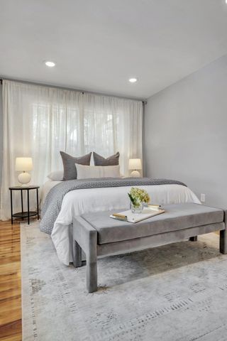 132 Oak Street, Tallahassee, FL 32301