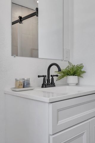 132 Oak Street, Tallahassee, FL 32301