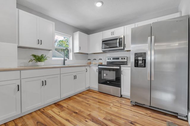 132 Oak Street, Tallahassee, FL 32301