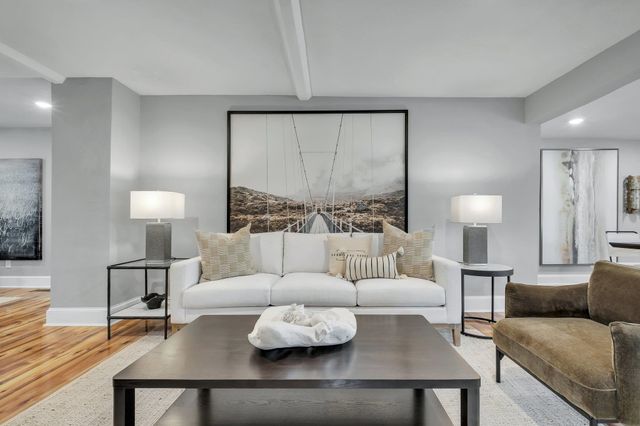 132 Oak Street, Tallahassee, FL 32301