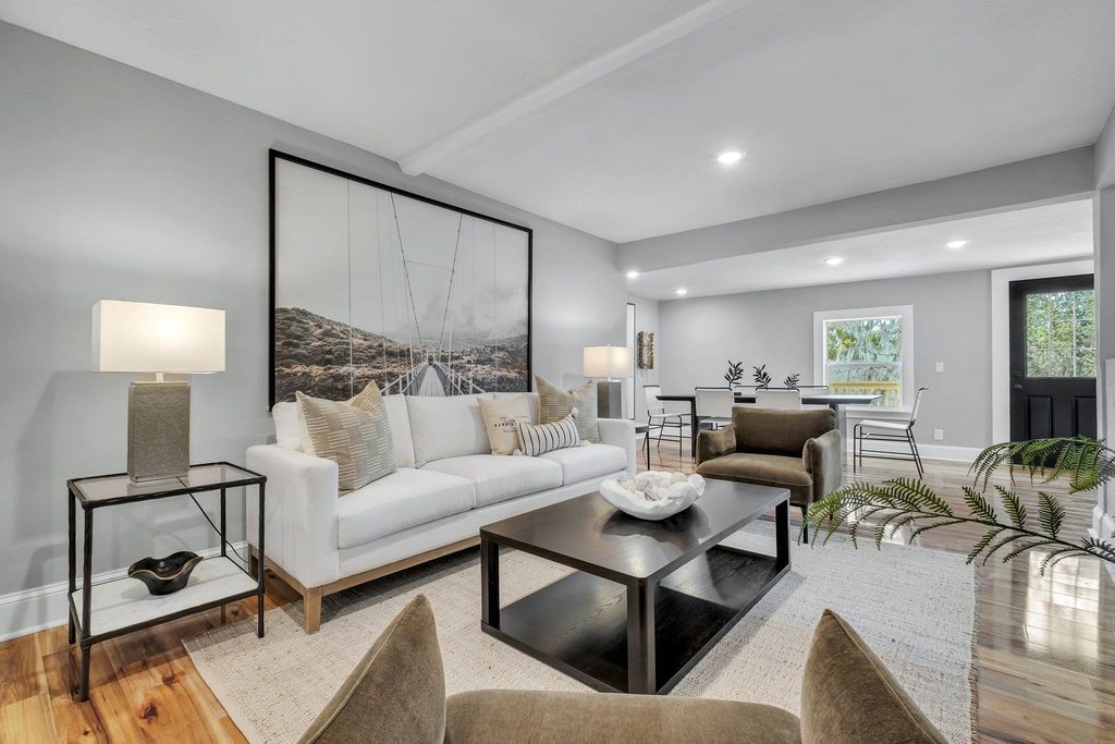 132 Oak Street, Tallahassee, FL 32301