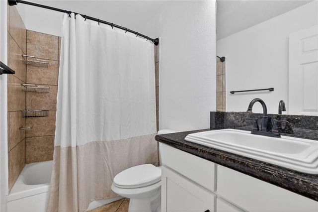 4727 Jarboe Street 104, Kansas City, MO 64112