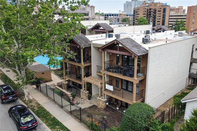 4727 Jarboe Street 104, Kansas City, MO 64112