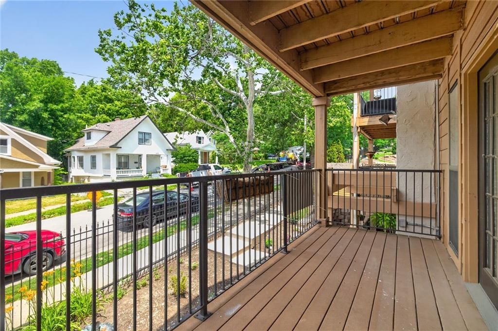 4727 Jarboe Street 104, Kansas City, MO 64112