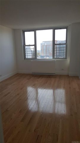 41-40 Union Street 11L, Flushing, NY 11355