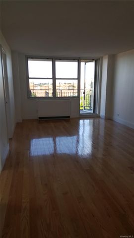 41-40 Union Street 11L, Flushing, NY 11355