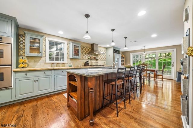 45 Wayland Dr, Verona Twp., NJ 07044