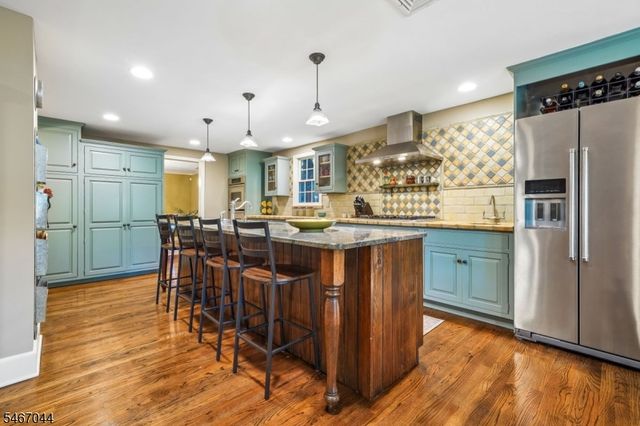 45 Wayland Dr, Verona Twp., NJ 07044