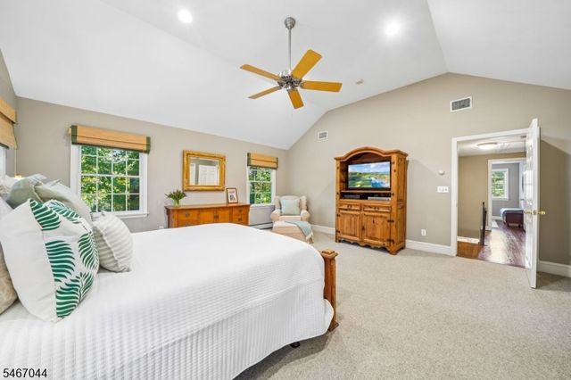 45 Wayland Dr, Verona Twp., NJ 07044