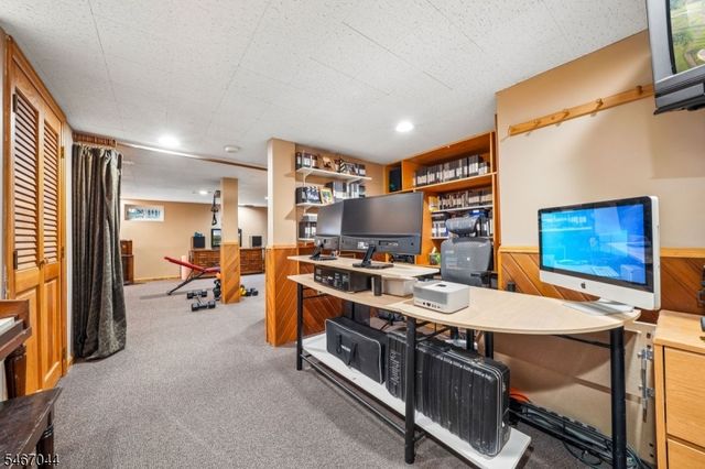 45 Wayland Dr, Verona Twp., NJ 07044
