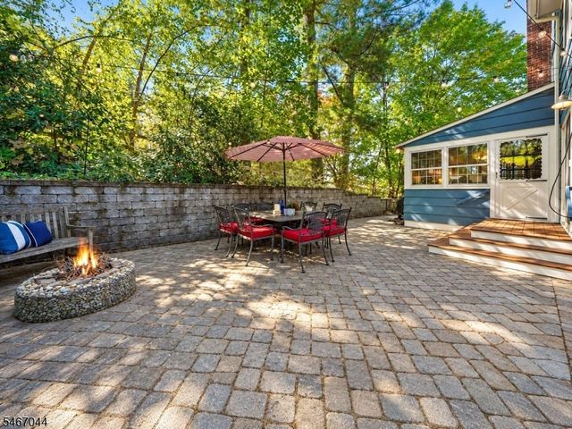 45 Wayland Dr, Verona Twp., NJ 07044