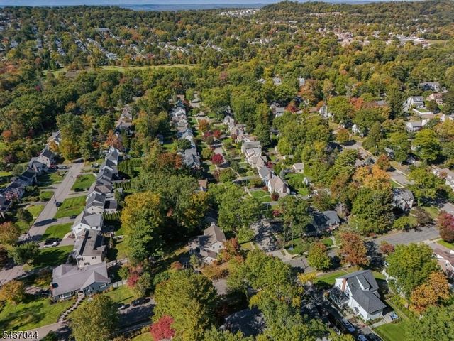 45 Wayland Dr, Verona Twp., NJ 07044