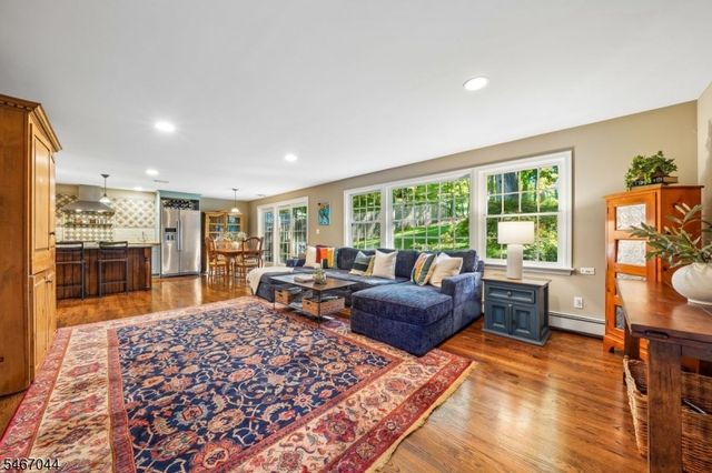 45 Wayland Dr, Verona Twp., NJ 07044