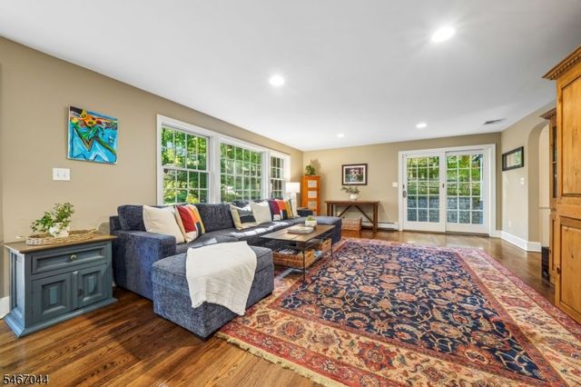 45 Wayland Dr, Verona Twp., NJ 07044