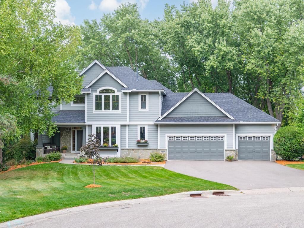15091 Amur Hill Lane, Eden Prairie, MN 55347