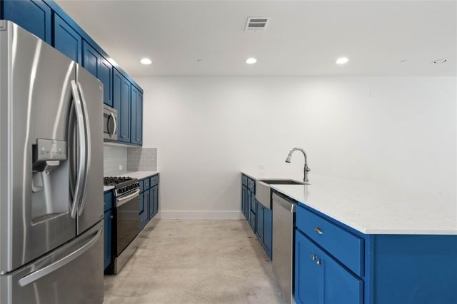 1121 Walton LN B, Austin, TX 78721