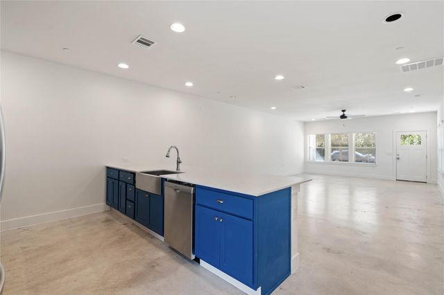 1121 Walton LN B, Austin, TX 78721