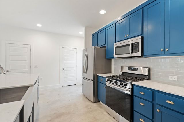 1121 Walton LN B, Austin, TX 78721