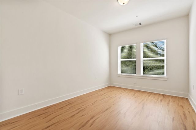 1121 Walton LN B, Austin, TX 78721