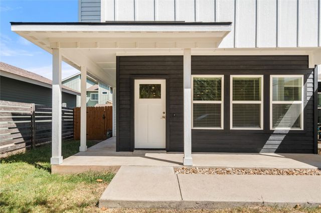 1121 Walton LN B, Austin, TX 78721