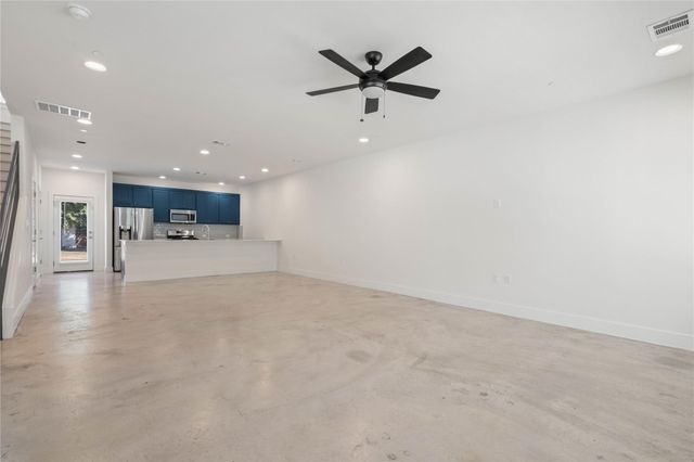 1121 Walton LN B, Austin, TX 78721