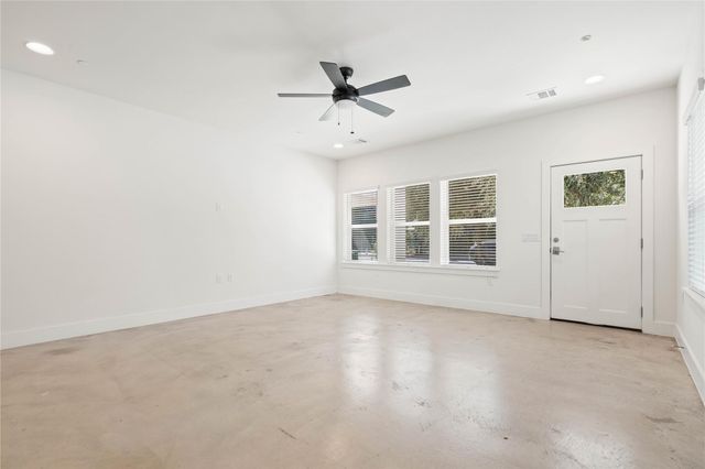 1121 Walton LN B, Austin, TX 78721