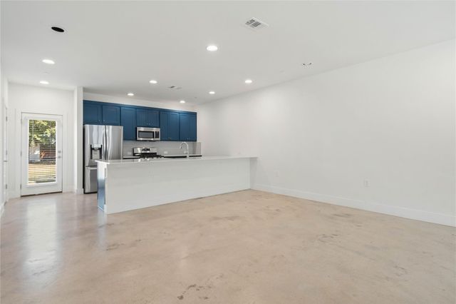 1121 Walton LN B, Austin, TX 78721